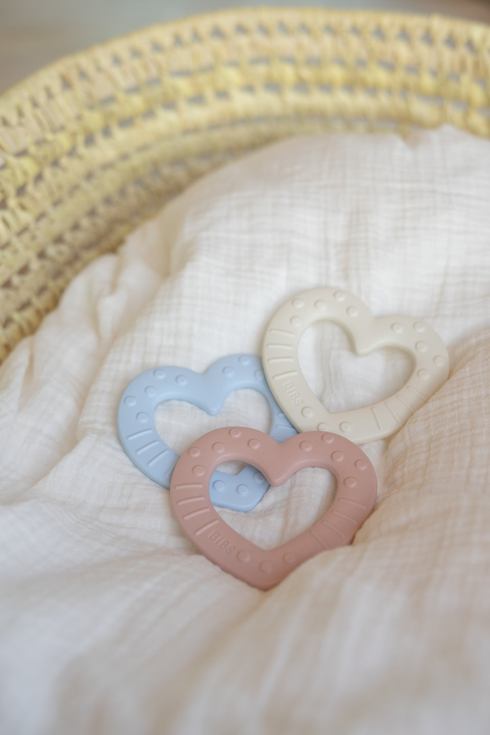 BIBS Baby Bitie Diş Kaşıyıcı Heart- Ivory
