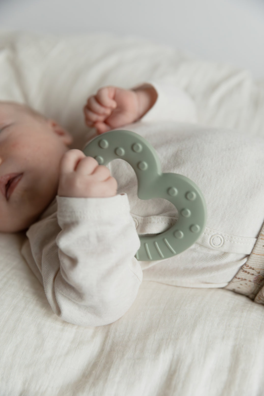BIBS Baby Bitie Diş Kaşıyıcı - Blush Kalp
