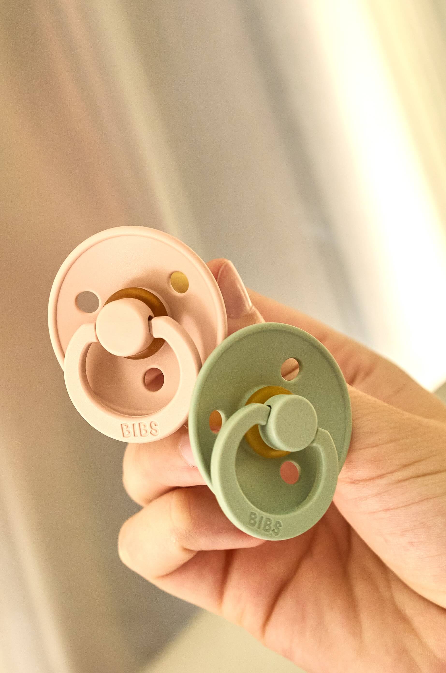 Bibs Colour Simetrik Kauçuk Emzik-Blush